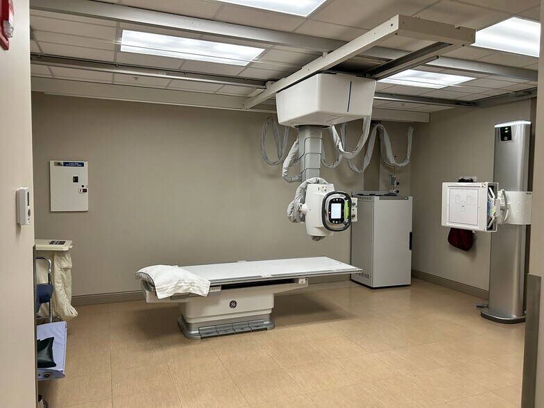 More Photos Of 700 Technology Dr, Charleston Hospital For Sale