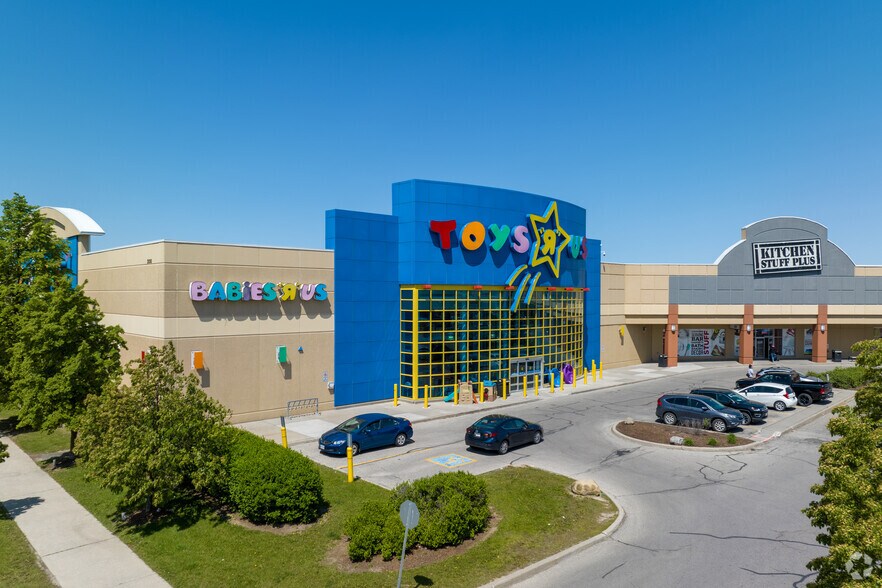 More Photos Of 200 Windflower Gate, Vaughan Storefront For Lease