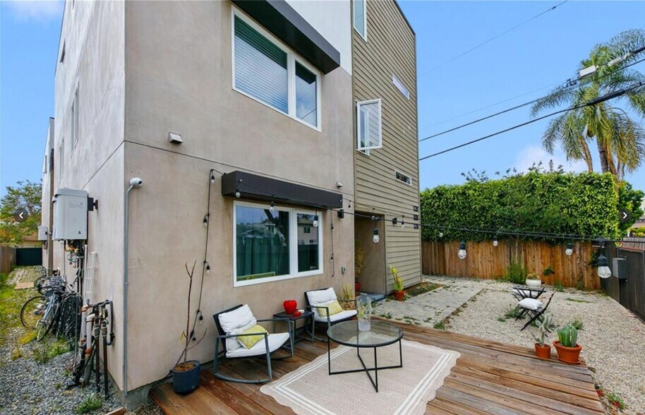 More Photos Of 961 N St Andrews Pl, Los Angeles Apartments For Sale