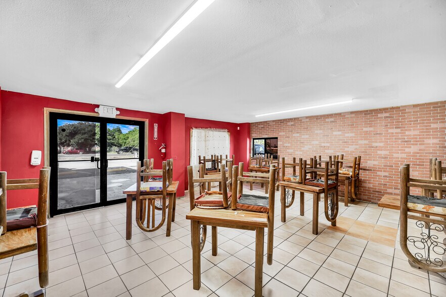 More Photos Of 8040 N Val Verde Rd, Donna Restaurant For Sale