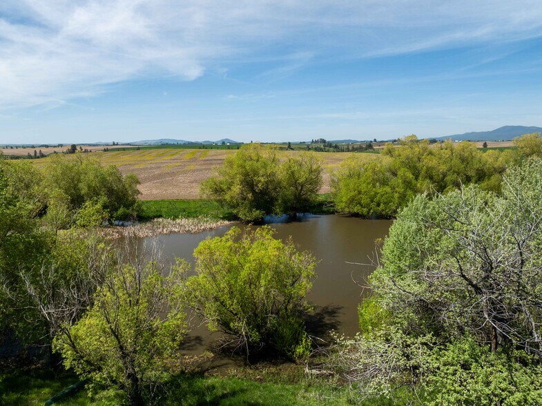 More Photos Of 1611 Little Bear Ridge Rd, Troy Specialty For Sale