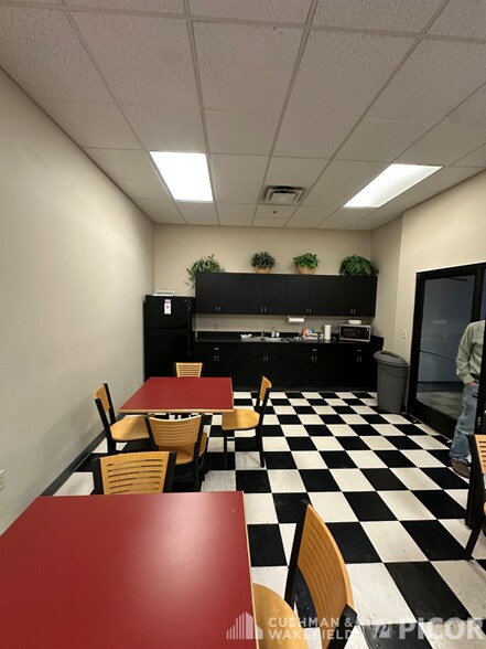 More Photos Of 451 N Bonita Ave, Tucson Warehouse For Sale