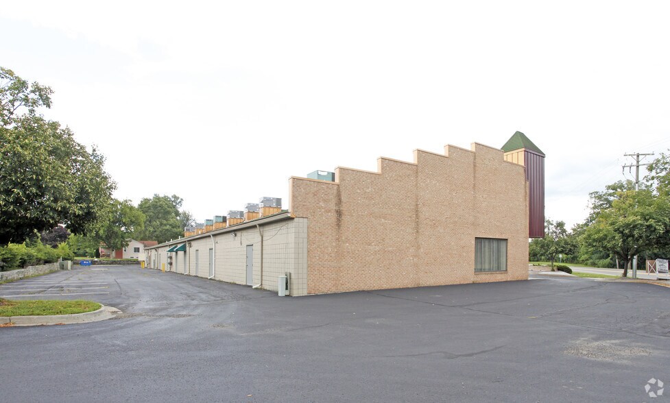 More Photos Of 1400 Scott Lake Rd, Waterford Office For Lease