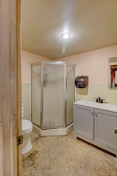 More Photos Of 1116 N Harbor Blvd, Santa Ana Flex For Lease