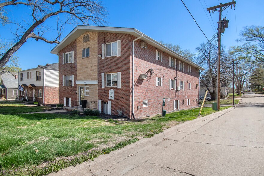 Primary Photo Of 801 N 48th St, Omaha Apartments For Sale