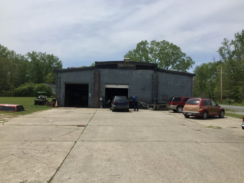 More Photos Of 1426 W River Rd, Waterloo Township Apartments For Lease