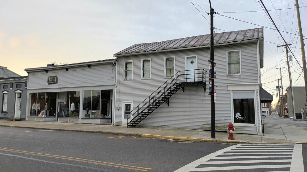 More Photos Of 105 E Mansfield St, Bucyrus General Retail For Sale