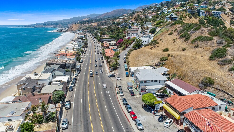 More Photos Of 21249 Pacific Coast Hwy, Malibu Storefront Retail Residential For Sale