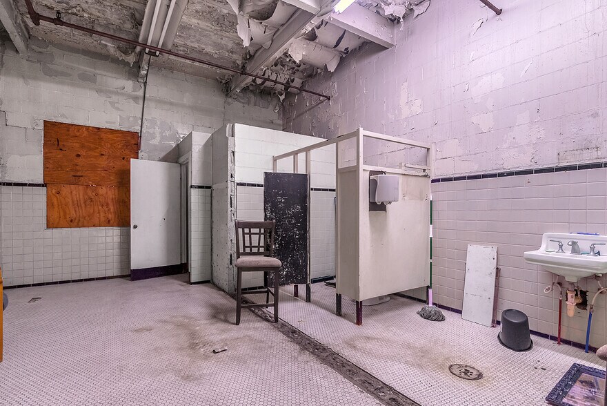 More Photos Of 330 Upton Ave, Battle Creek Warehouse For Sale