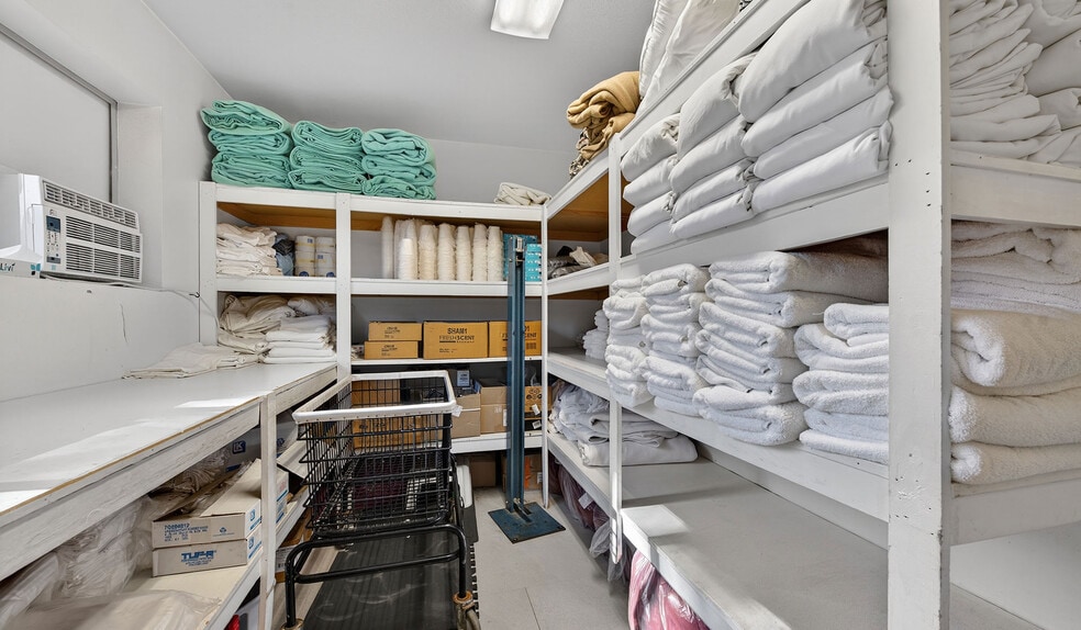 More Photos Of 102 E Greenwood St, Enterprise Hotel For Sale