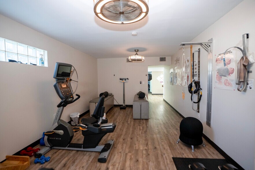 More Photos Of 980 NE 126th St, North Miami Medical For Lease