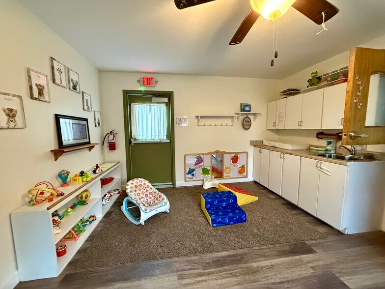 More Photos Of 942 E 3rd St, Monroe Schools For Sale