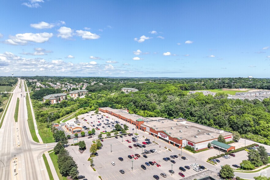More Photos Of 701 Meadowbrook Rd, Waukesha Storefront For Lease