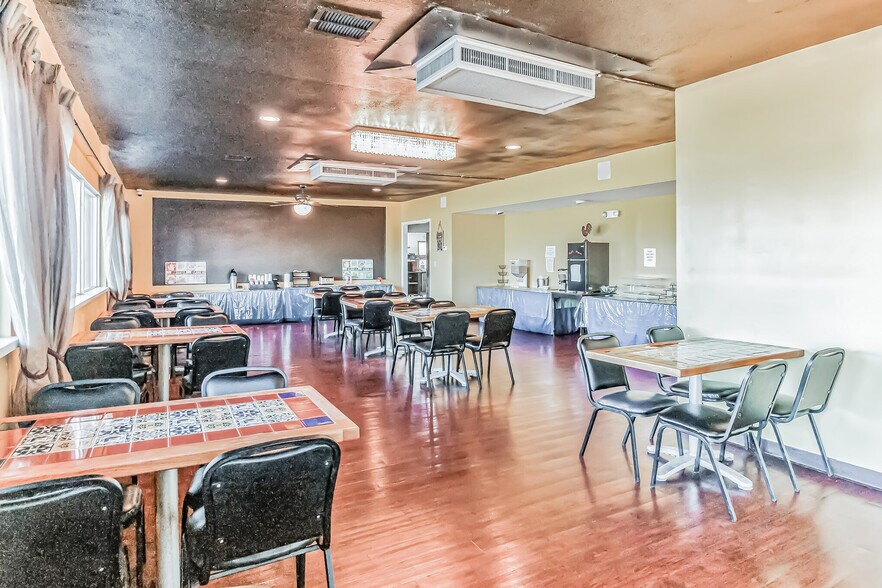 More Photos Of 4655 Highway 90, Marianna Hotel For Sale