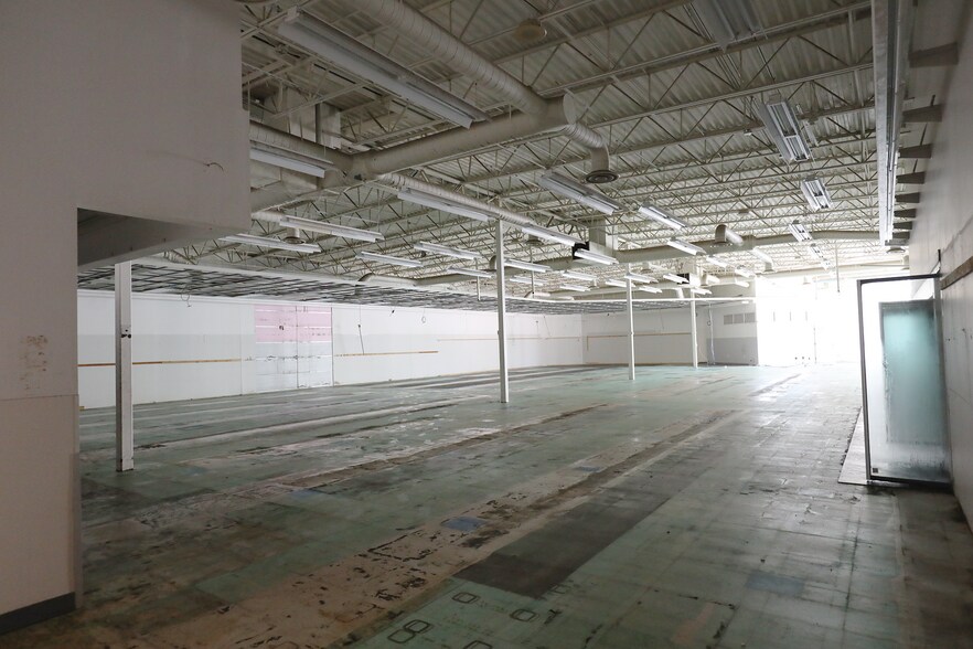 More Photos Of 116 Ainsworth St, Lodi Drugstore For Sale