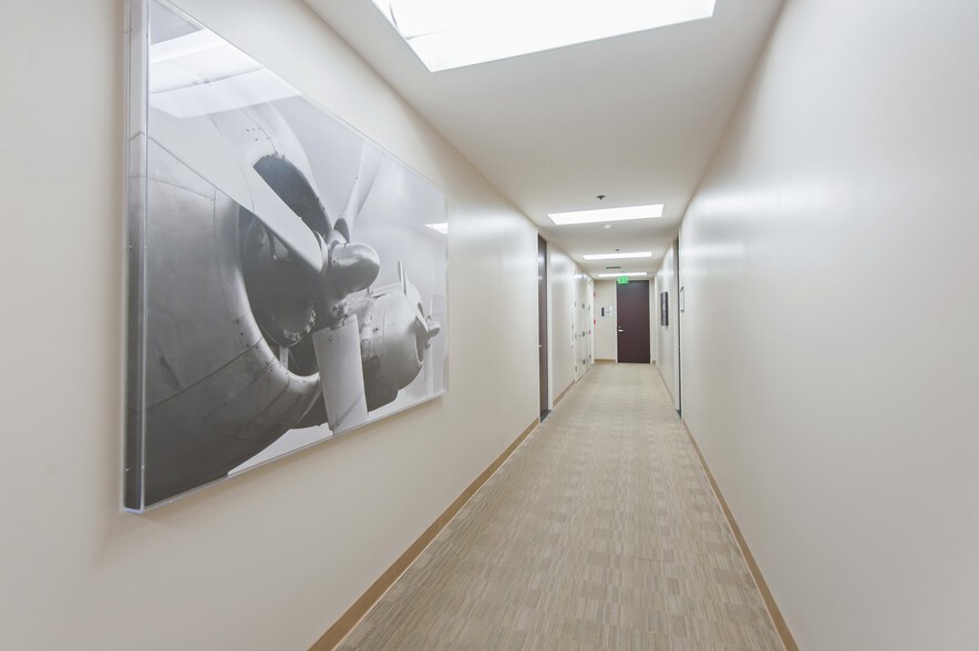 More Photos Of 2550 N Hollywood Way, Burbank Office For Lease