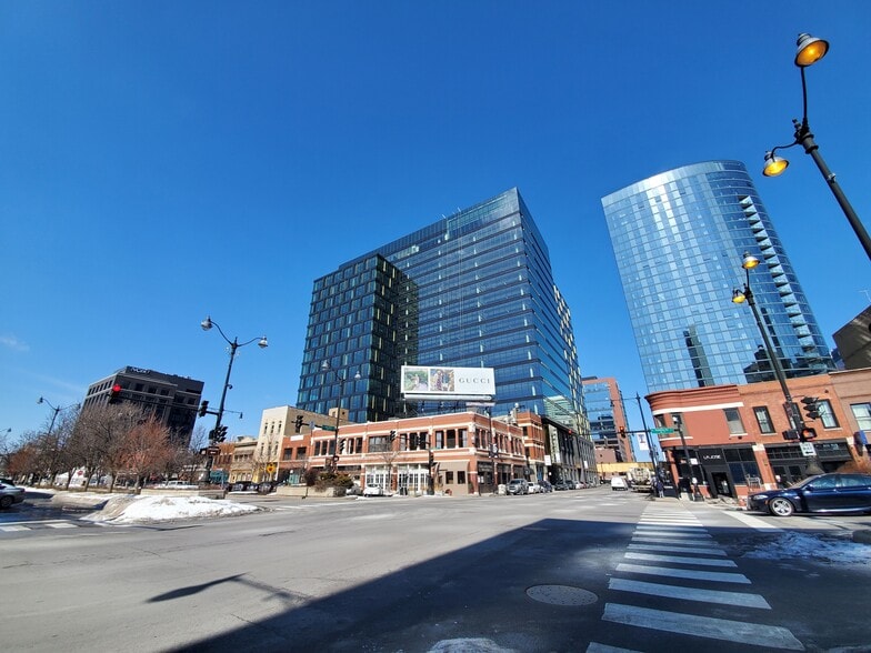 More Photos Of 802-804 W Randolph St, Chicago Storefront Retail Office For Lease