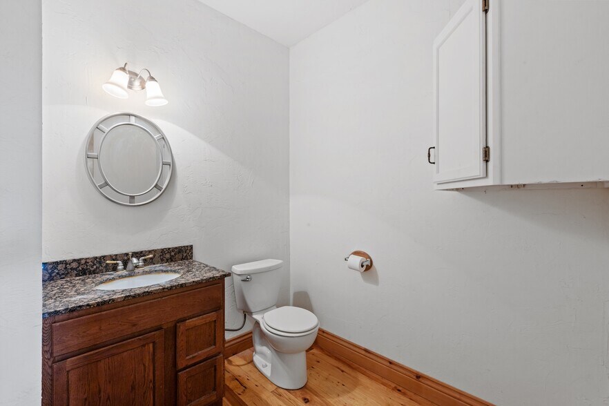 More Photos Of 2684 W US Highway 290, Fredericksburg Warehouse For Sale