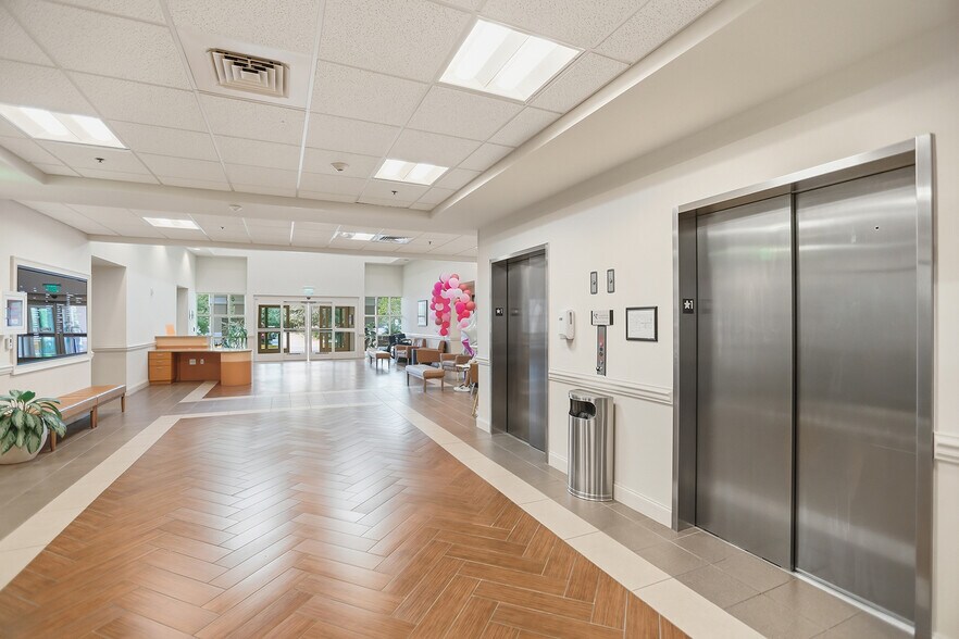 More Photos Of 75 Baylor Dr, Bluffton Medical For Lease