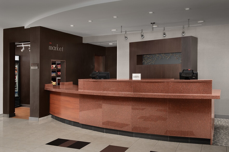 More Photos Of 905 E 23rd Pl, Panama City Hotel For Sale