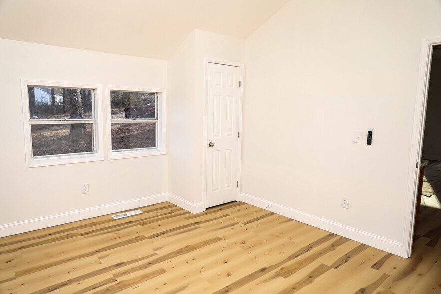 More Photos Of 643 Highway 9 S, Dawsonville Office Residential For Sale