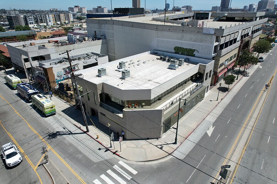 More Photos Of 990 N Hill St, Los Angeles Storefront Retail Office For Lease