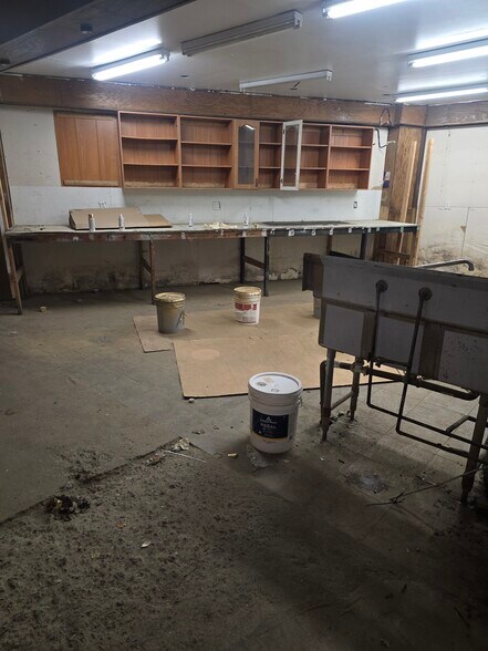 More Photos Of 1020 E 48th St, Brooklyn Warehouse For Lease