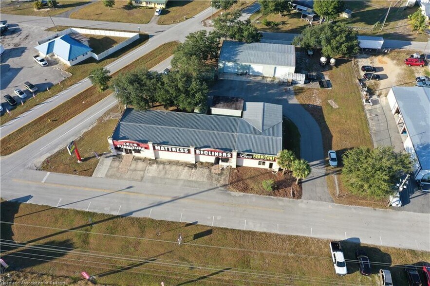 More Photos Of 32379 Broadway St, Sebring Storefront For Sale