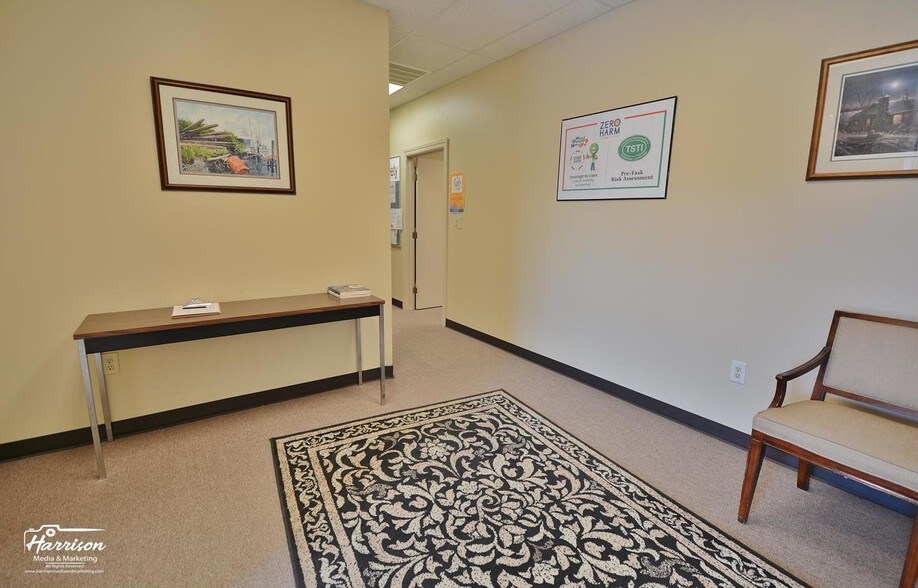 More Photos Of 4820 Commercial Dr, Huntsville Warehouse For Sale