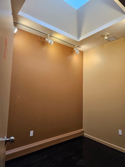 More Photos Of 626 Willis Ave, Williston Park Storefront Retail Office For Sale