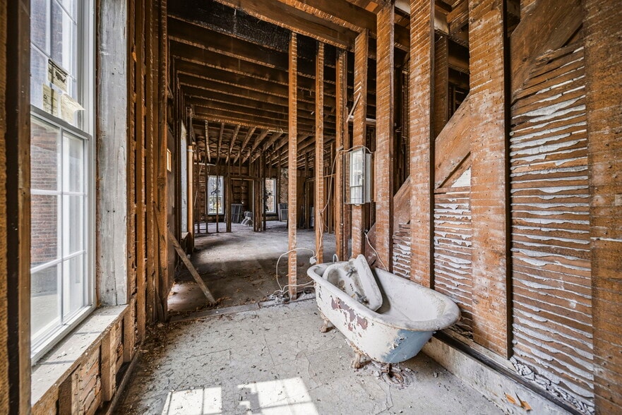 More Photos Of 2699 E Center St, North Kingsville Apartments For Sale