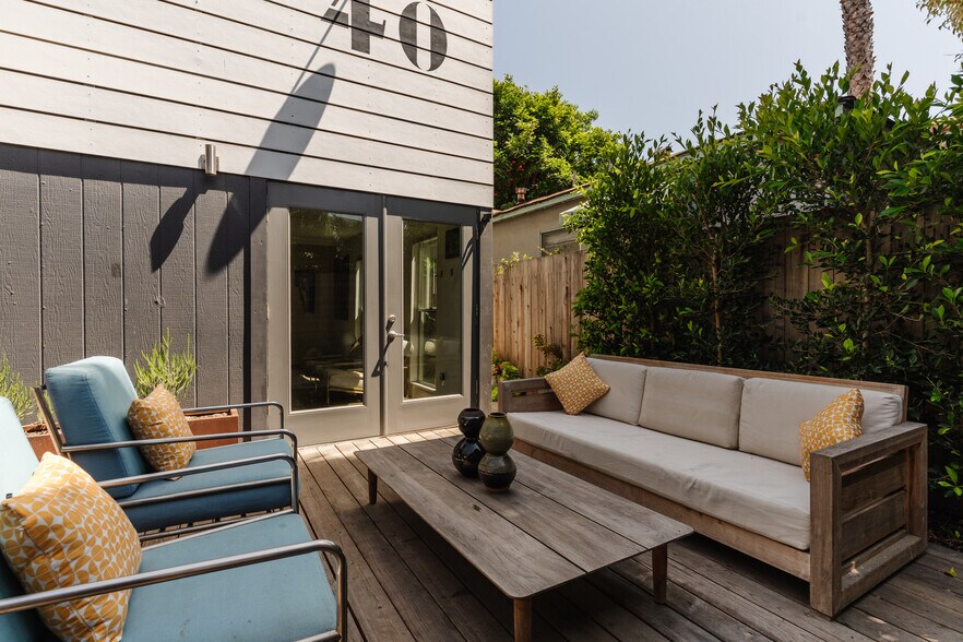 More Photos Of 40 18th Ave, Venice Apartments For Sale