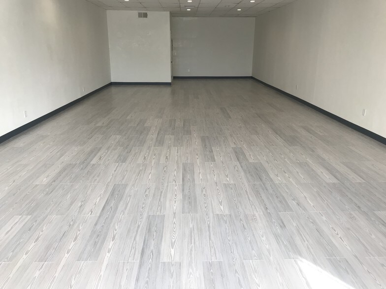 More Photos Of 8120-8122 Sepulveda Blvd, Panorama City Freestanding For Lease