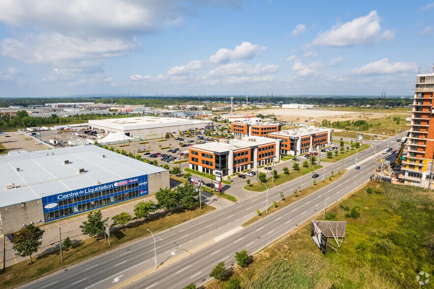 More Photos Of 3000-3050 Boul Curé-Labelle, Laval Medical For Lease