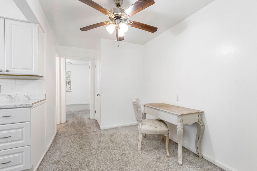 More Photos Of 7119 Eastlawn Dr, Cincinnati Apartments For Sale