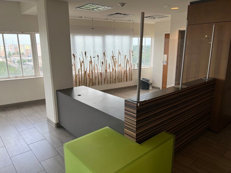 More Photos Of 3308 Tulane Ave, New Orleans Medical For Lease