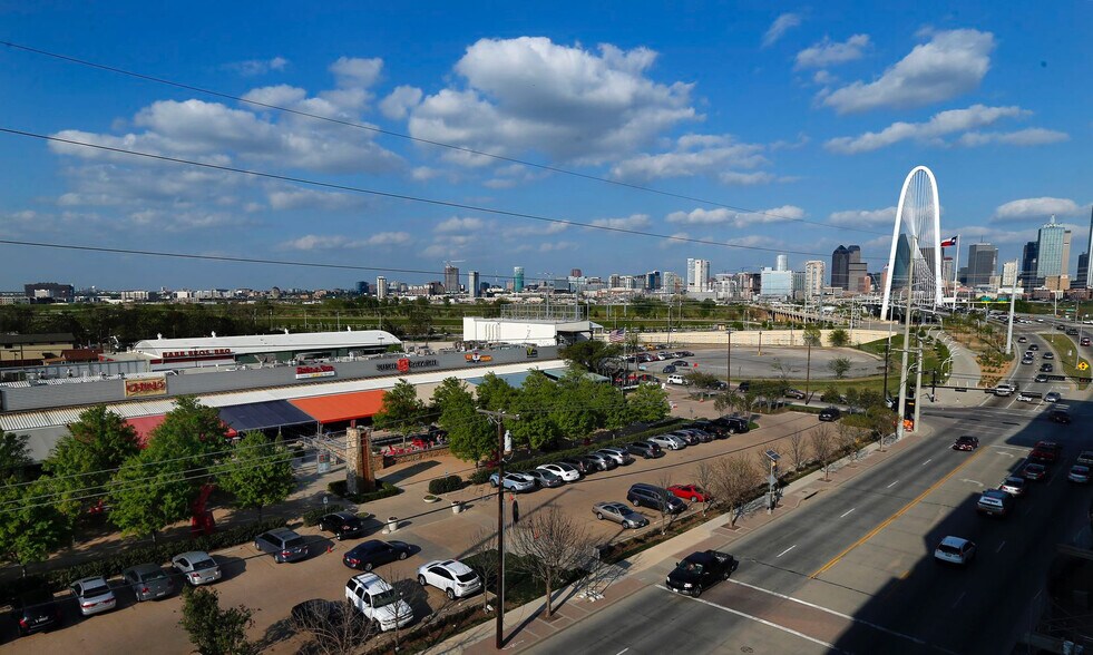 More Photos Of 1001-1007 Singleton Blvd, Dallas Land For Sale