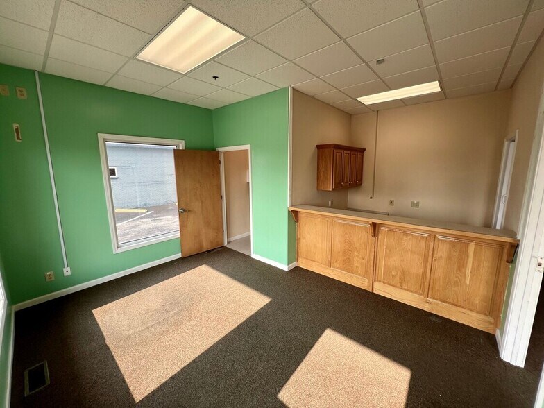 More Photos Of 201 N Oak Ave, Cookeville Medical For Lease