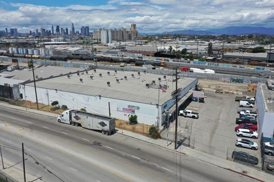 More Photos Of 2915 E Washington Blvd, Los Angeles Warehouse For Sale