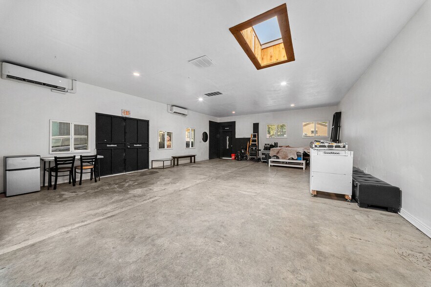 More Photos Of 5254 Alhambra Ave, Los Angeles Distribution For Sale