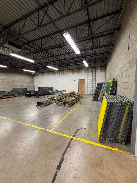 More Photos Of 2563 Technical Dr, Miamisburg Manufacturing For Sale