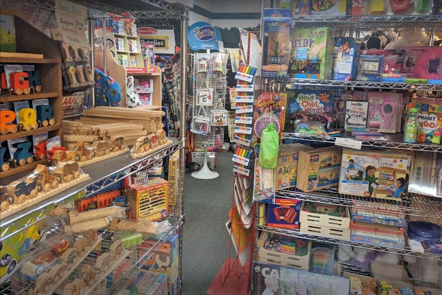 More Photos Of 1223 Roosevelt Trl, Raymond Freestanding For Sale