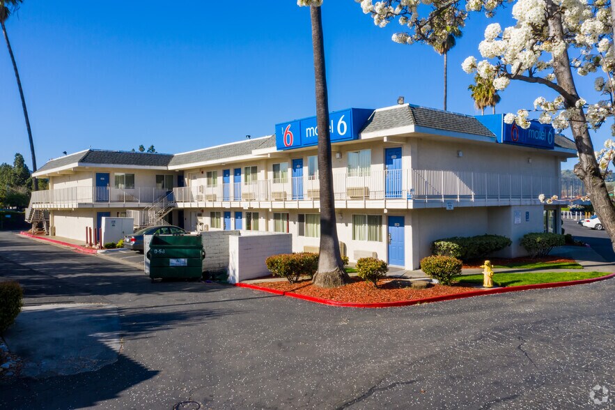 Primary Photo Of 5102 Hopyard Rd, Pleasanton Hotel For Sale