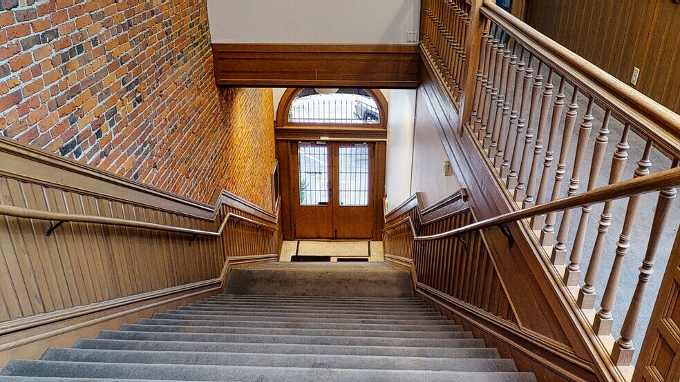 More Photos Of 1024 1st St, Snohomish Storefront Retail Office For Lease