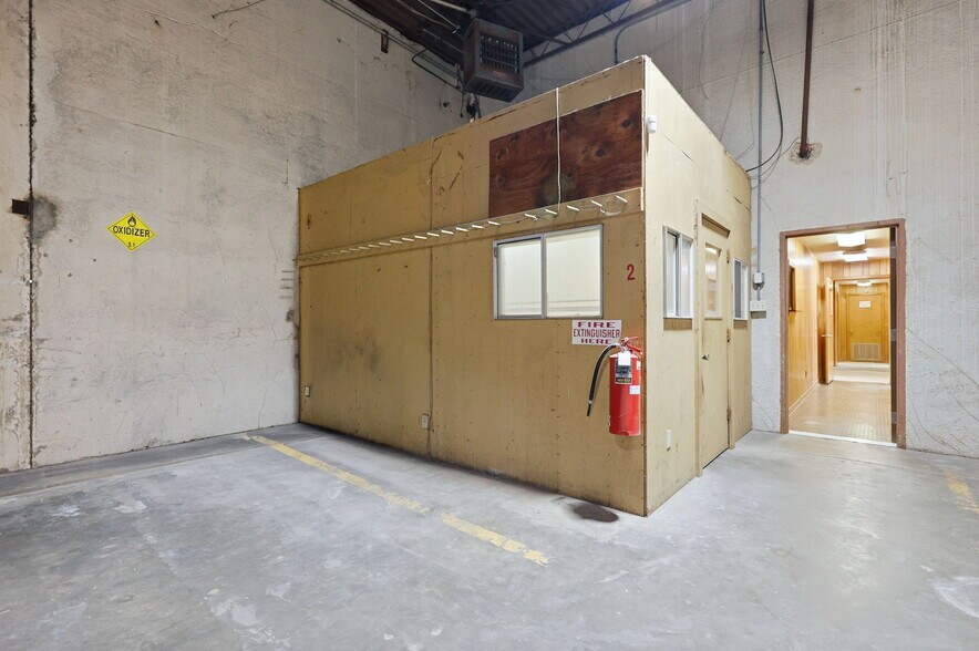 More Photos Of 197 S Redmond Rd, Jacksonville Warehouse For Sale
