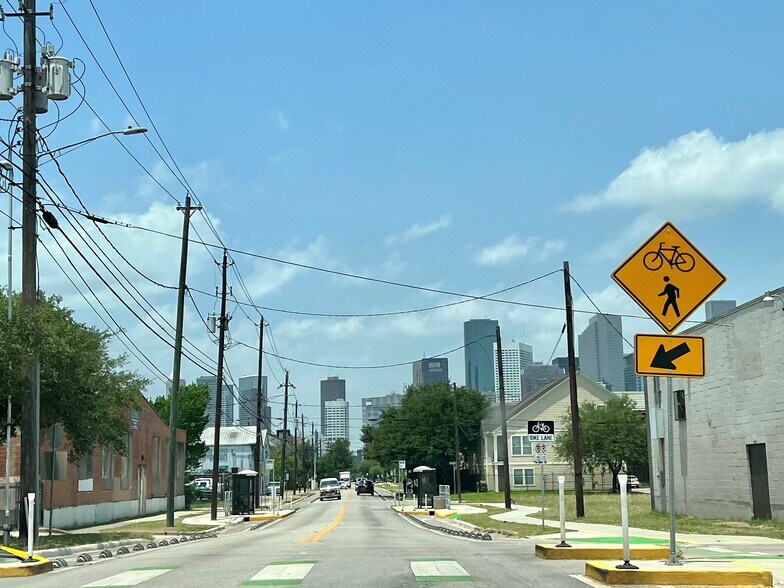 More Photos Of 3150 Polk St, Houston Medical For Sale