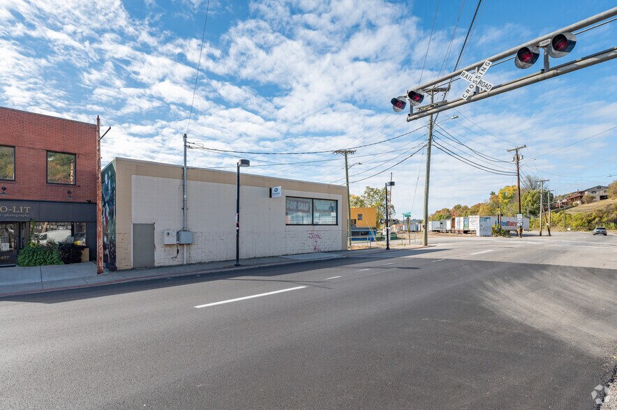 More Photos Of 630 Maryland Ave, Charleston Warehouse For Lease