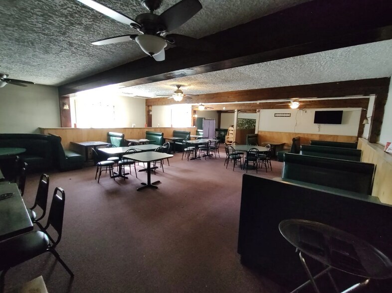 More Photos Of 211 Main St, Oxford Restaurant For Sale