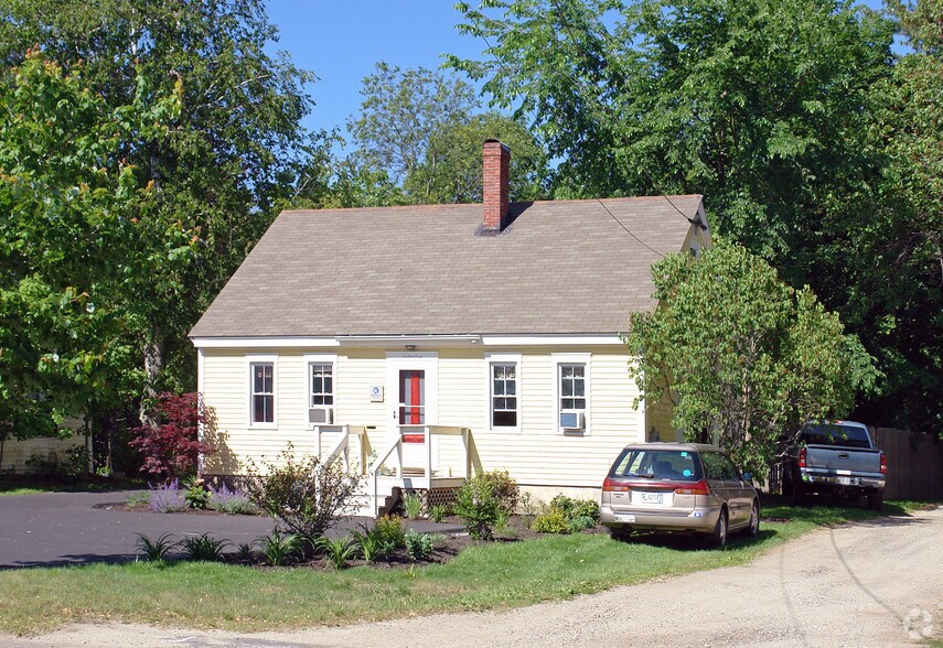 More Photos Of 62 Main St, Topsham Office For Sale