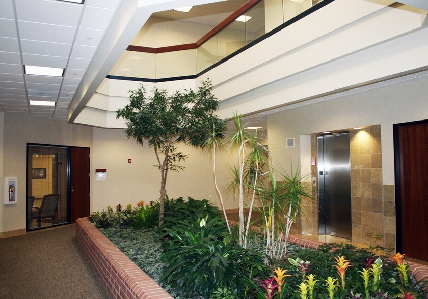 More Photos Of 4200 Cantera Dr, Warrenville Business Park For Sale